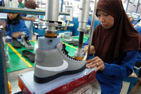 Pabrik sepatu adidas brebes  PT Tah Sung Hung merupakan salah satu perusahaan yang bergerak di bidang industri sepatu, yang berlokasi di Kab